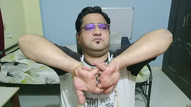 Charmer-Boy online show from January 31, 7:11 pm