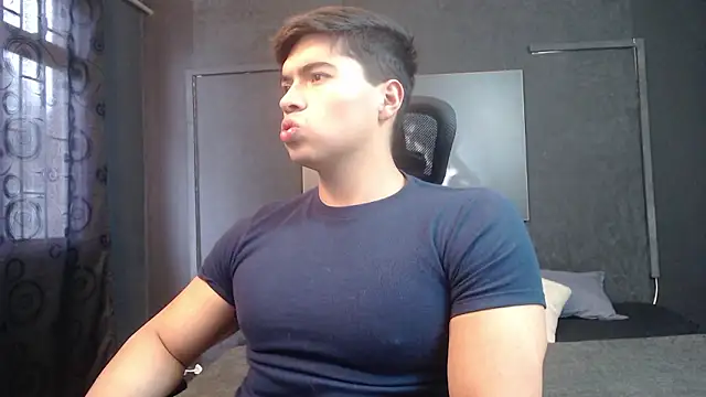 hat guy01 online show from February 2, 8:28 pm