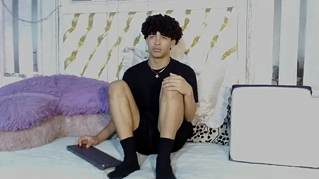 ian smith  online show from April 21, 11:27 am