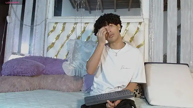 ian smith  online show from April 6, 11:44 am