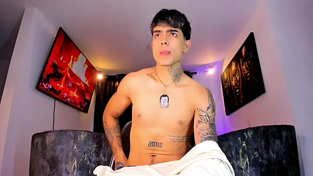 miguel aguirre  online show from March 27, 11:05 pm