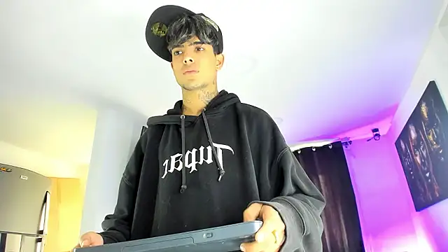 miguel aguirre  online show from March 3, 1:07 pm