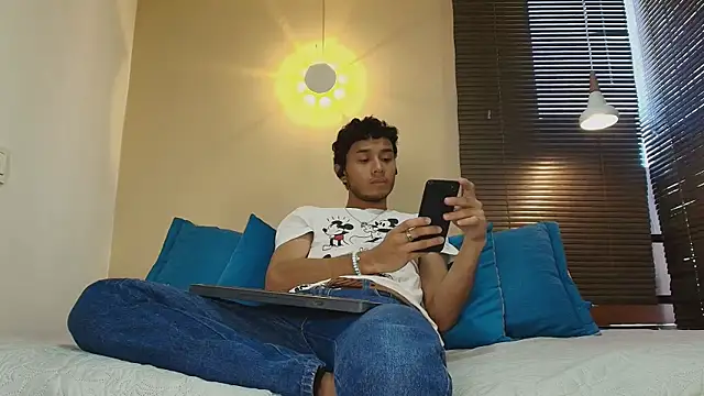 Damon Salvarote S online show from March 20, 7:18 pm