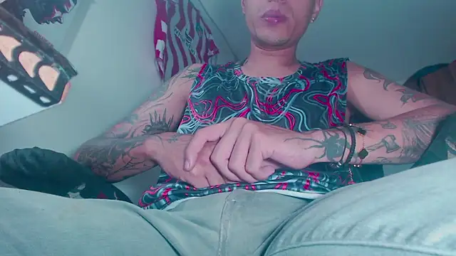 theskateboy online show from February 12, 7:36 am