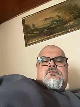 Crvendac76 online show from February 26, 11:11 am