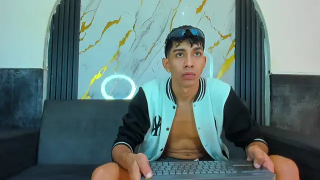 biig boy online show from February 11, 8:25 pm