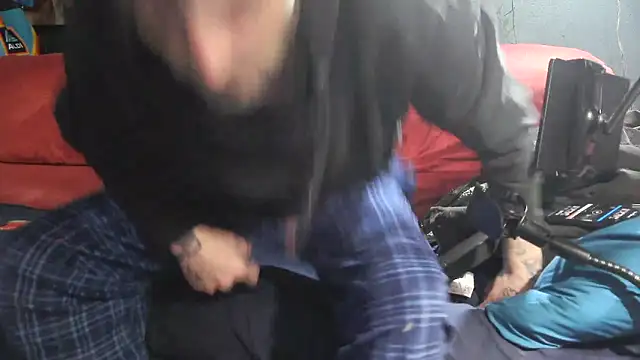 dddyfckr online show from February 2, 9:19 am