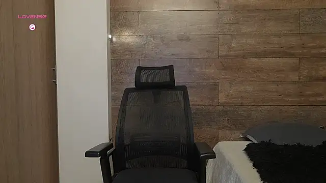 connor h1 online show from February 15, 4:40 am