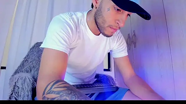 Velvet Angel online show from May 9, 8:32 pm