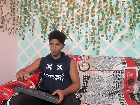 Yoel hot2004 online show from April 18, 7:58 pm