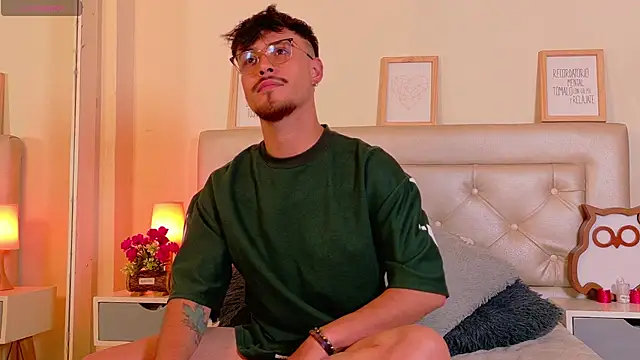 Aiden Gray online show from February 27, 9:14 pm