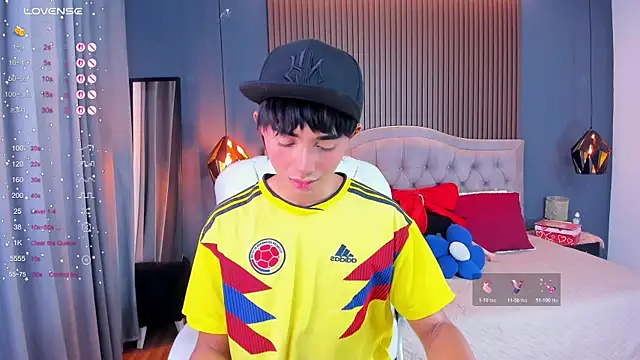 Noa 03 online show from April 23, 1:24 pm