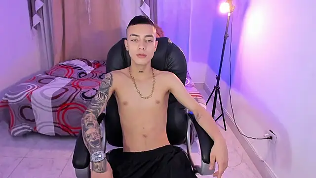 Dereck Boy  online show from May 12, 4:10 am