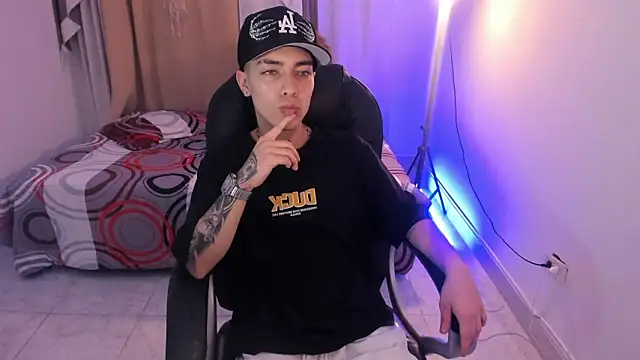 Dereck Boy  online show from May 7, 3:17 am