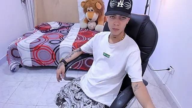 Dereck Boy  online show from May 8, 3:51 am