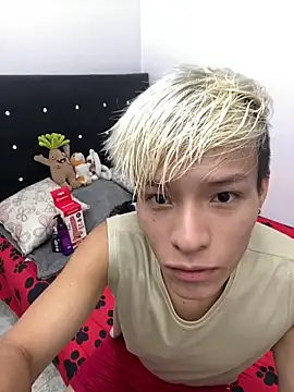 MaxyRyan online show from March 18, 1:14 pm