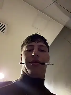 ARON LUXX online show from April 25, 4:26 pm