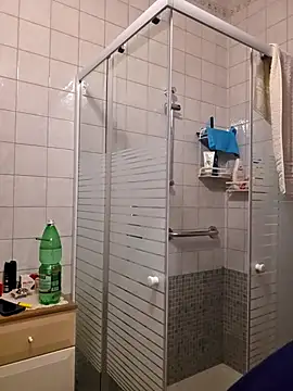 GIDE007 online show from February 6, 8:11 am