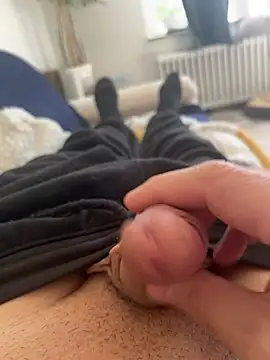 ManuelCervantes1972 online show from April 25, 2:36 pm