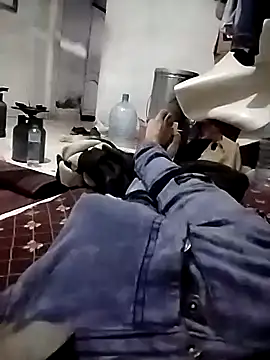 UnsureSlide online show from April 16, 1:27 am