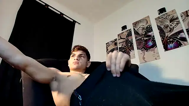 Jesshot bigcock20cm online show from April 21, 2:51 am