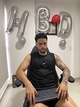 MattiaDupont online show from March 31, 9:38 pm