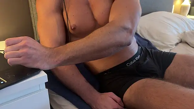 luis763413 online show from March 27, 3:57 pm