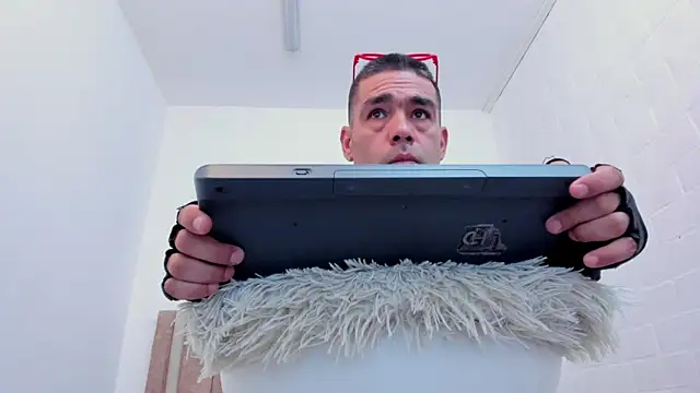 Fausto Storm online show from April 15, 7:58 pm