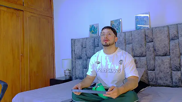 NICK MOSS  online show from March 15, 1:18 pm