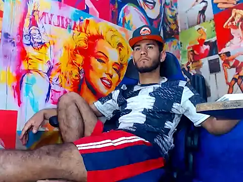 warmNoah online show from April 9, 6:47 pm