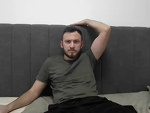 RoyalStudX online show from February 5, 9:33 pm