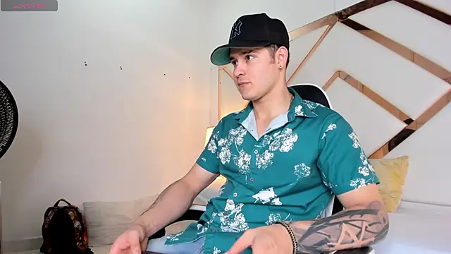 rayan linxx online show from February 26, 7:15 pm