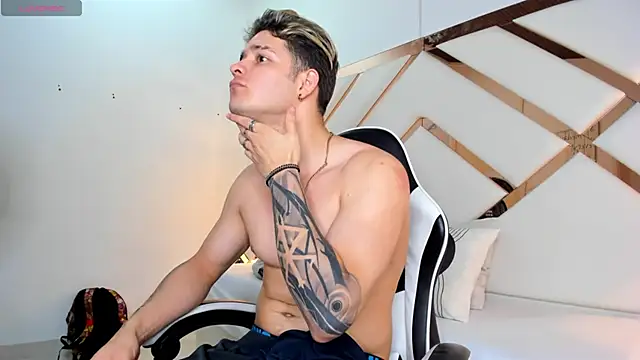 rayan linxx online show from February 19, 7:54 pm