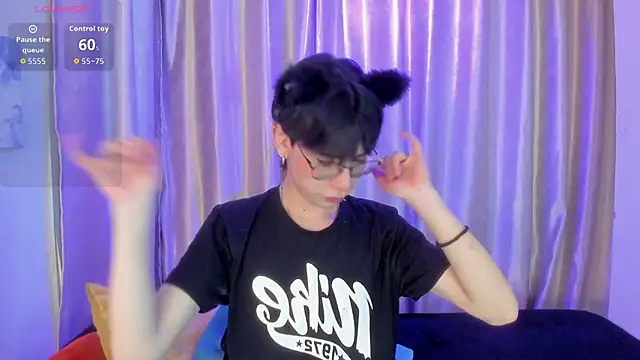 Demian Hush online show from April 29, 3:11 am