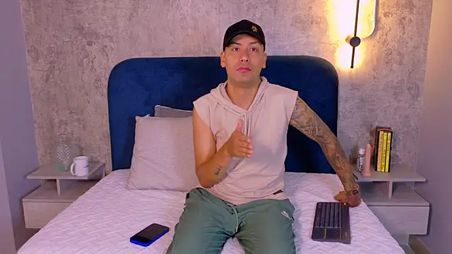 TommyBlue  online show from February 20, 5:04 pm