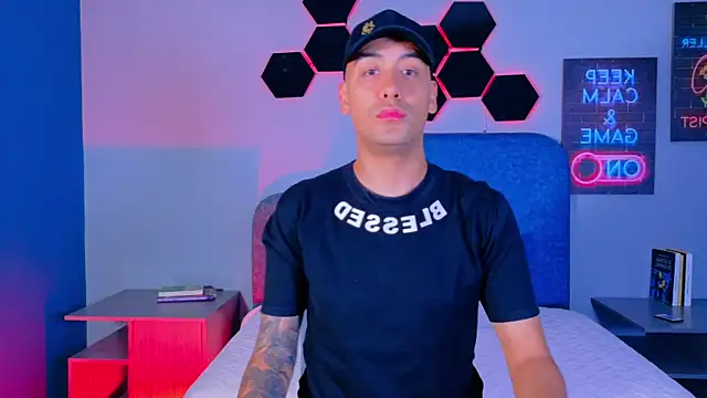 TommyBlue  online show from February 6, 6:38 pm