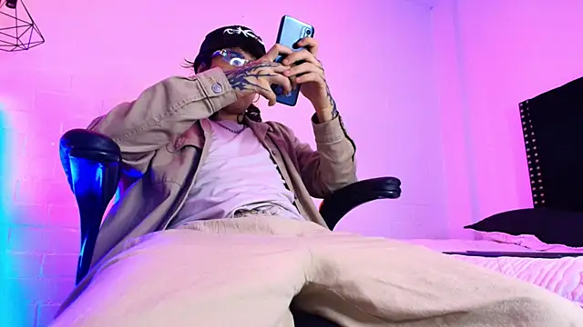 Axell Kussh online show from March 31, 3:19 am