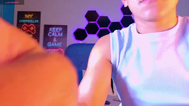 AxelBlaze  online show from February 24, 6:30 pm