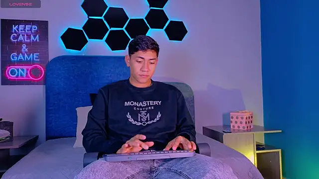 AxelBlaze  online show from February 23, 3:47 pm