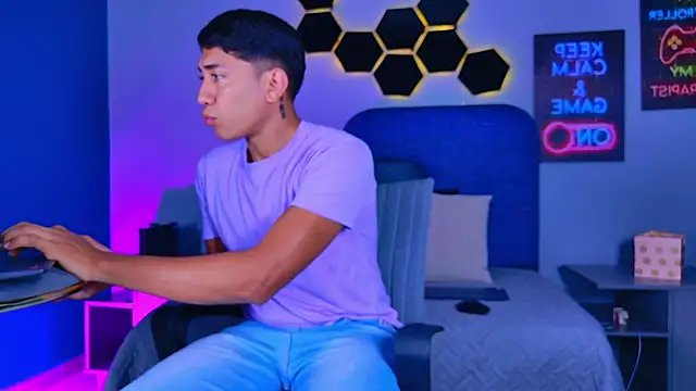 AxelBlaze  online show from February 16, 6:28 pm