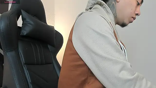 iamdaiker online show from February 16, 10:24 am