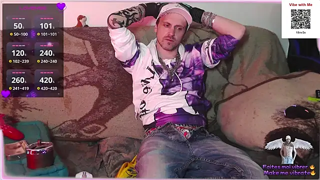 SwatRocShy online show from April 25, 3:53 am