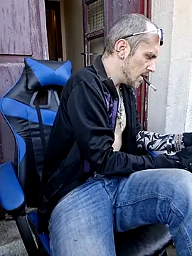 SwatRocShy online show from April 27, 6:21 am