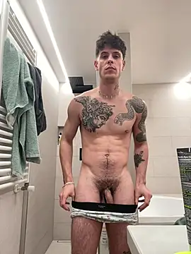 Alex trent online show from February 12, 11:00 pm