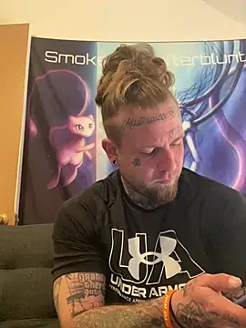 Smokebluntafterblunt online show from May 3, 4:04 am