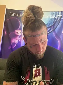 Smokebluntafterblunt online show from May 13, 11:29 am