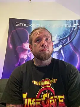 Smokebluntafterblunt online show from April 25, 9:01 am