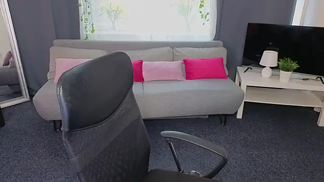 JameMiller online show from March 25, 8:07 am