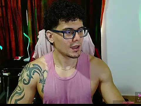 Logan0626 online show from May 11, 1:02 pm