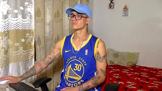 kylian n online show from February 8, 2:39 am